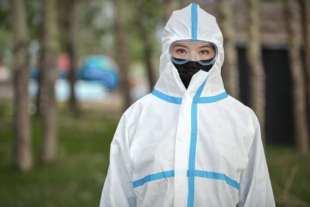 白衣執甲，守護生命——致敬防護服下的女性力量